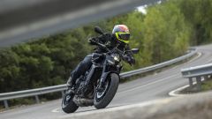 Prova video Yamaha MT-09 Y-AMT: opinioni, prezzo, pregi e difetti