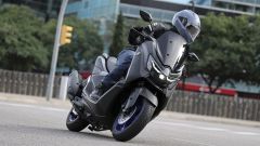 Yamaha NMax 125 2025, prova video: pregi, difetti, consumi, prezzi 