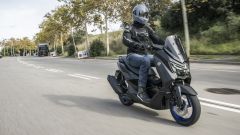 Yamaha NMax 125 2025, prova: pregi, difetti, consumi, prezzi