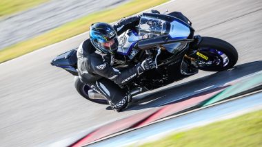 Yamaha R1 e R1M 2020: la R1M in piega