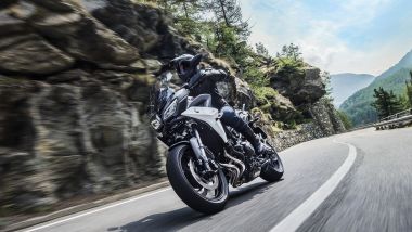Yamaha Tracer 900: pregi e difetti della crossover a tre cilindri giapponese
