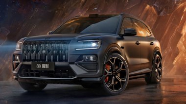 Zeekr 8X: lungo 5,1 metri e con un peso di 2,8 tonnellate ma lo 0-100 è in 2,96 secondi