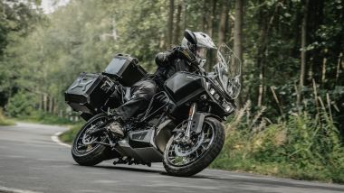 Zero Motorcycles DSR/X Black Forest Edition in piega