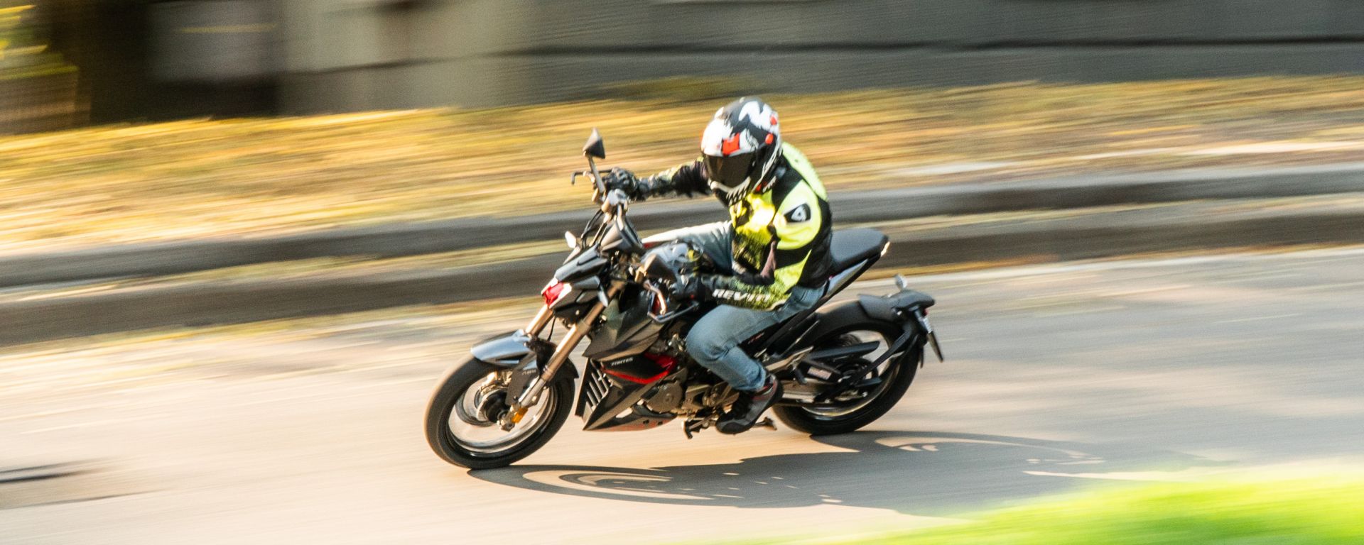 Zontes Zt 125 U Prova Test Come Va Prezzo Motorbox Zontes Zt 125 U Prova Test Come Va Prezzo Motorbox