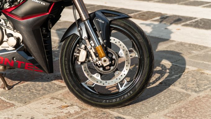 Zontes Zt 125 U Prova Test Come Va Prezzo Motorbox