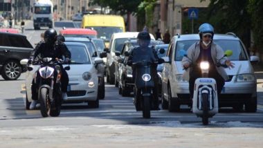 ZTL a Milano: rimandati a ottobre 2025 i divieti alla circolazione dei motocicli più anziani